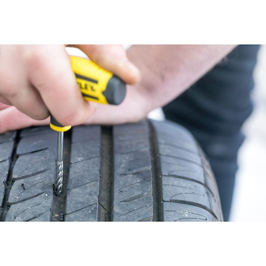 Trusă de reparare a penei anvelopelor STANLEY®