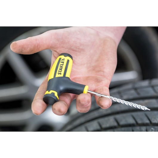 Trusă de reparare a penei anvelopelor STANLEY®